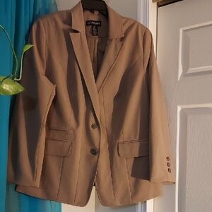 Le Suit Classic Tan Blazer